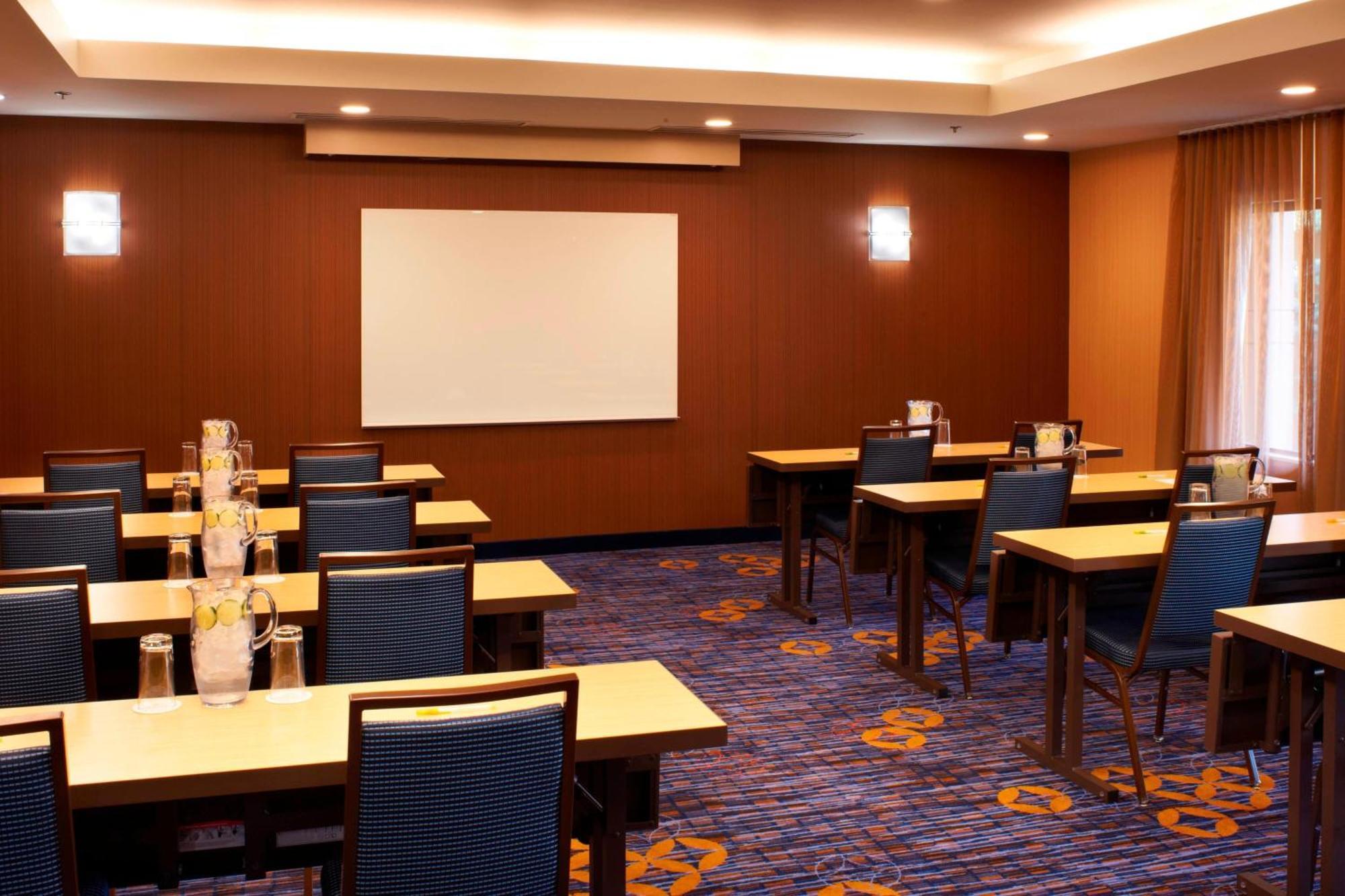 Courtyard By Marriott Cleveland Westlake Exteriér fotografie